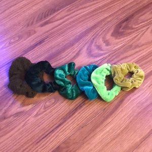 green scrunchie set